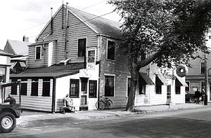 old photo of exterior of Downyflake Doughnuts